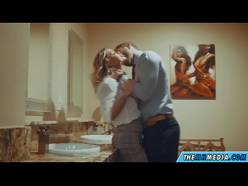 ❤️ Kad te prsata plavuša zavede u javnom toaletu ☑ Porno na bs.com-pornzog.ru